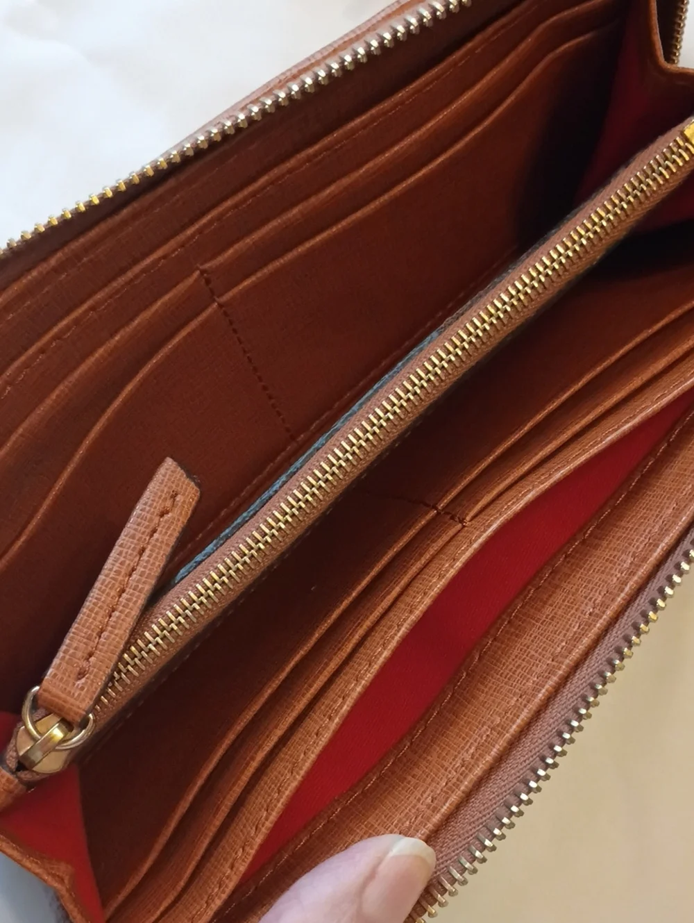 Dooney & Bourke Tan Zip Wallet Saffiano leather Natural Tan